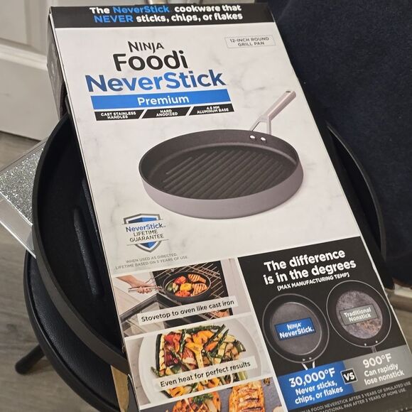 Ninja Foodi NeverStick Premium 12" Round Grill Pan - Picture 9 of 10